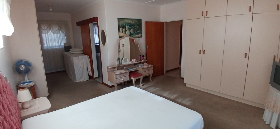 3 Bedroom Property for Sale in Wavecrest Eastern Cape